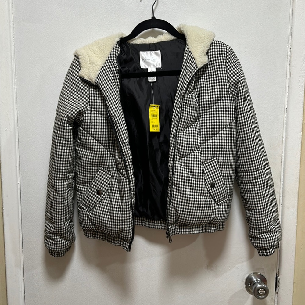 Girls L, White Fawn, quilted, fleece lined, hooded, jacket. NWT from Tilly’s.